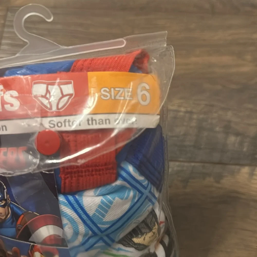 NEW Boy Marvel boys brief size 6